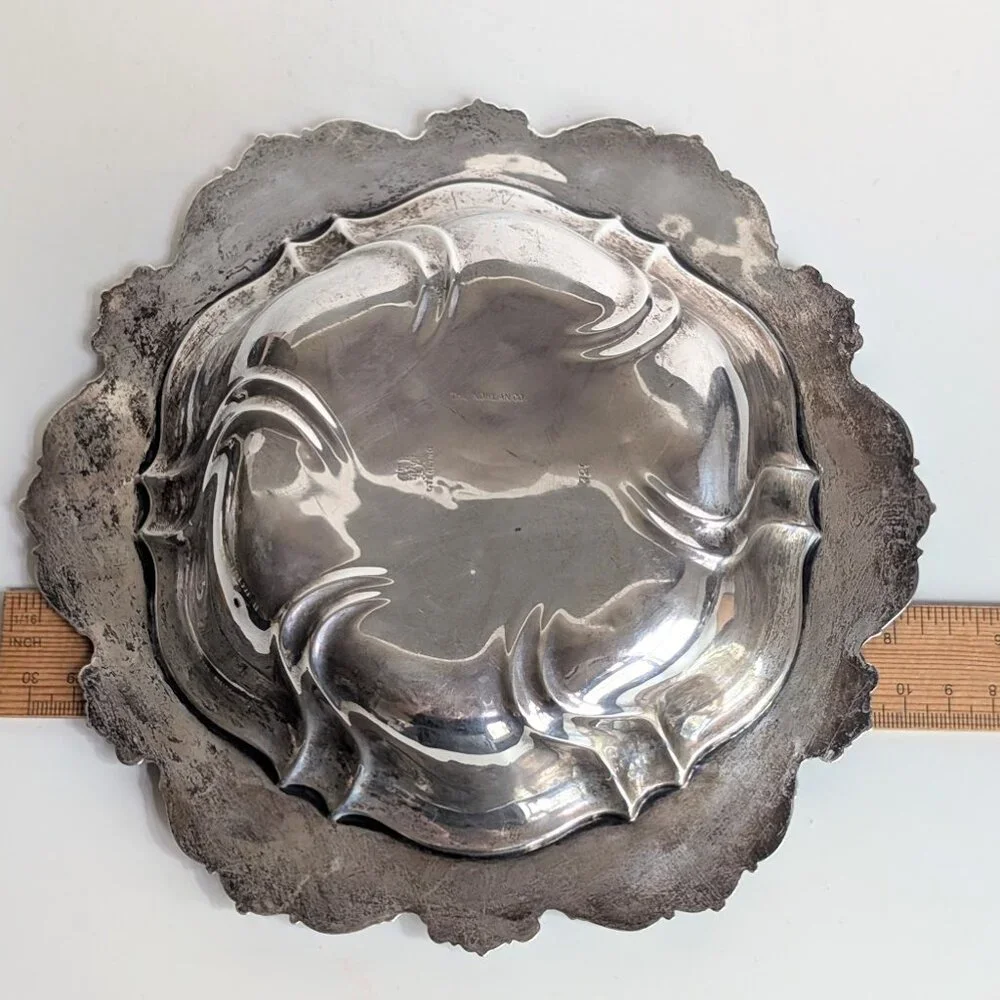 Meriden Britannia Company Sterling Silver Foliate Scrolls Art Nouveau Bowl 8.5" - Picture 9 of 12